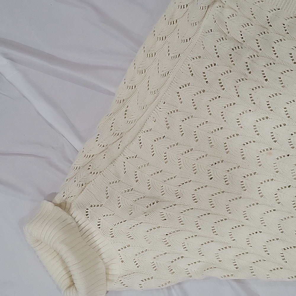 Poncho - Picture 2 of 2